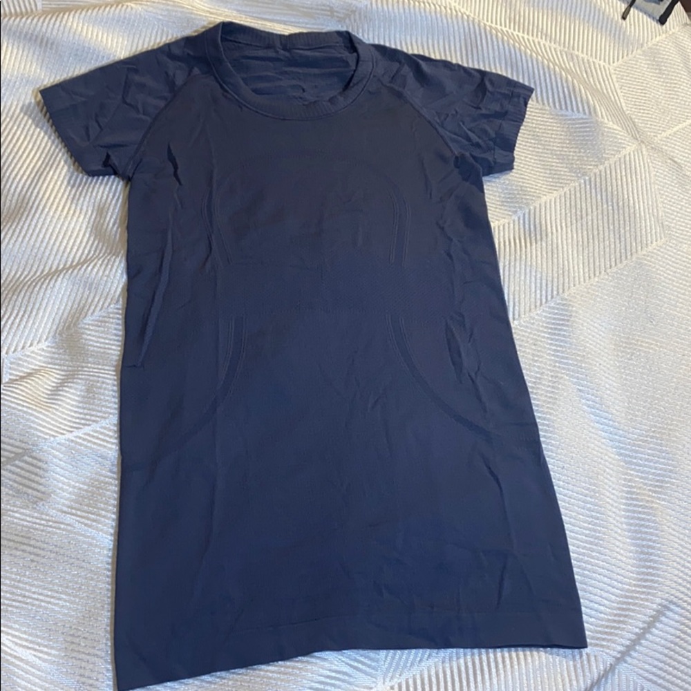 Basically new lulu swiftly tech short sleeve
